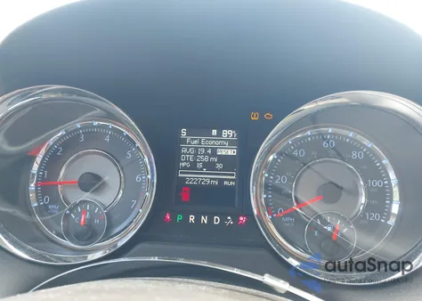 2015 Chrysler Town & Country Touring-L z USA, uszkodzony, nr VIN 2C4RC1CG2FR539750